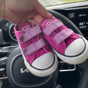 Toddler size 7.5 converse